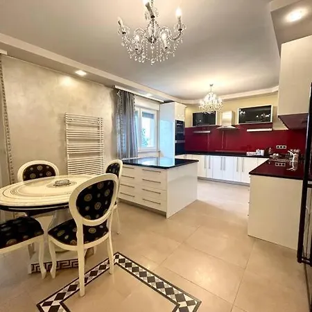 Luksuzni Apartman ' Versace ' * سراييفو