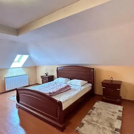 شقة Luksuzni Apartman ' Versace '