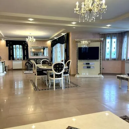 شقة Luksuzni Apartman ' Versace '