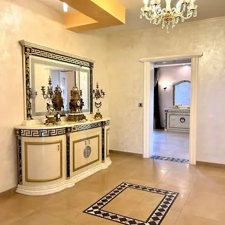شقة Luksuzni Apartman ' Versace '