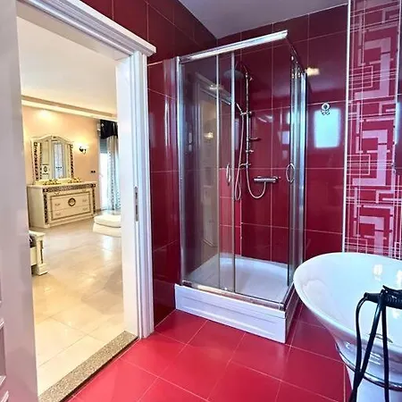 Luksuzni Apartman ' Versace ' *